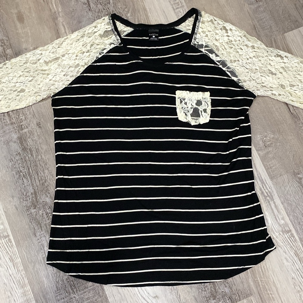 Empyre - Women’s - Quarter Sleeve Shirt  With Lace Detail - Black/White - Size L